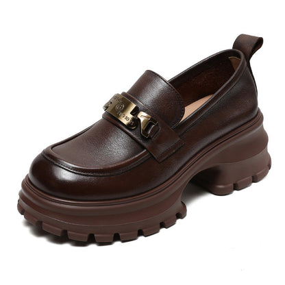 Mocassins femme à plateforme et chaîne moderne