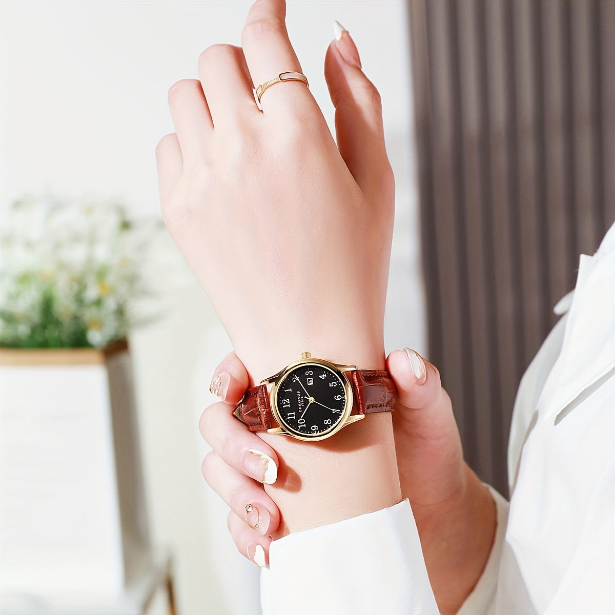 Montre femme élégante - cadran carré avec bracelet en similicuir | cadeau parfait pour elle