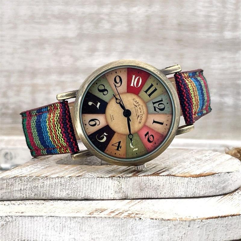 Montres à motif arc-en-ciel multicolore