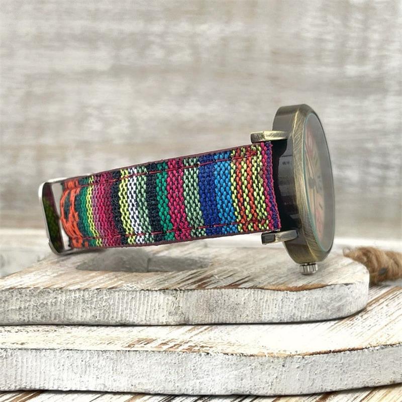 Montres à motif arc-en-ciel multicolore