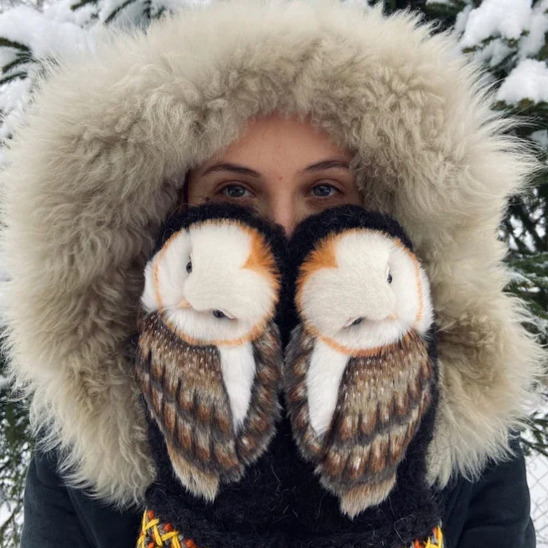 Moufles nordiques en laine tricotées à la main avec des chouettes