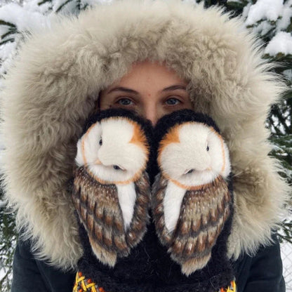 Moufles nordiques en laine tricotées à la main avec des chouettes