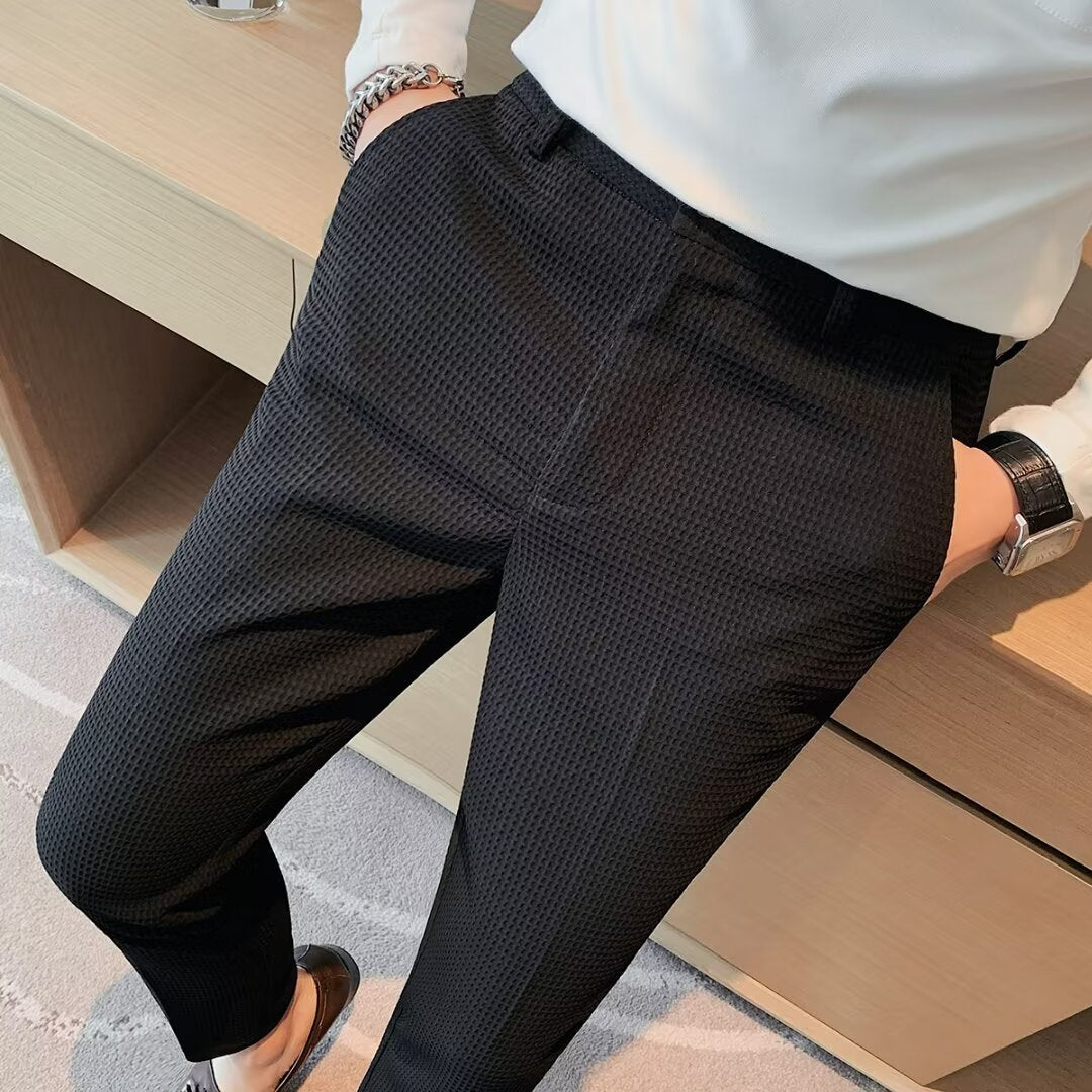 Pantalon homme 7/8 – coupe slim – tissu texturé – style smart casual moderne