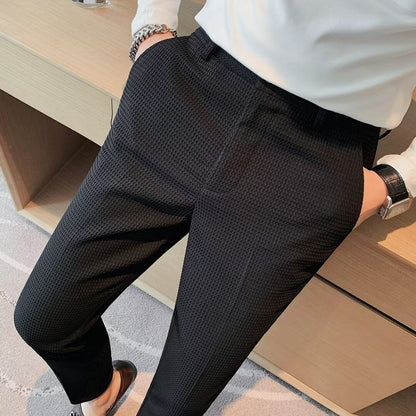 Pantalon homme 7/8 – coupe slim – tissu texturé – style smart casual moderne