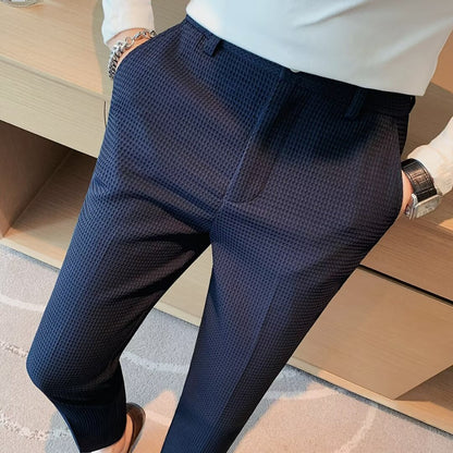 Pantalon homme 7/8 – coupe slim – tissu texturé – style smart casual moderne
