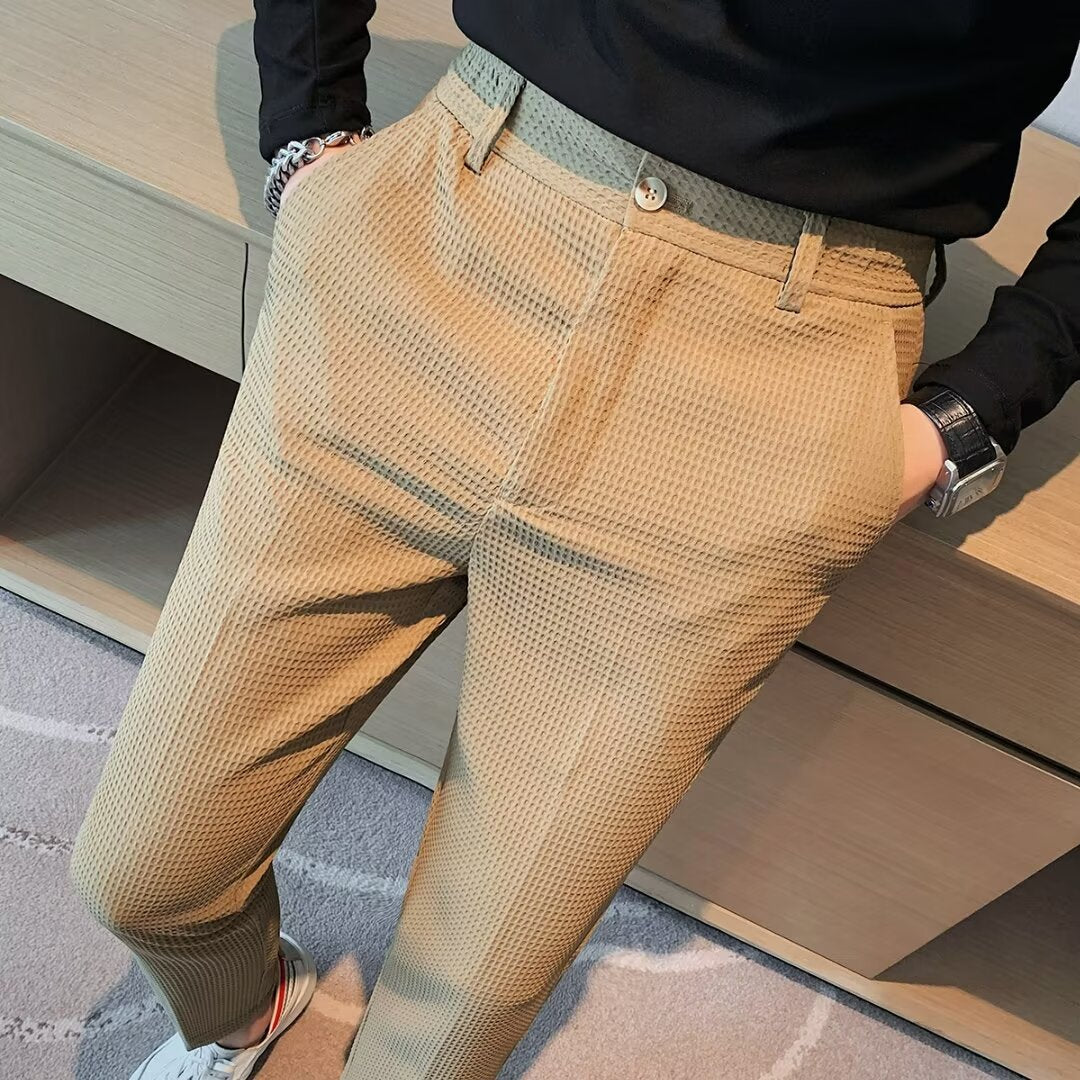 Pantalon homme 7/8 – coupe slim – tissu texturé – style smart casual moderne