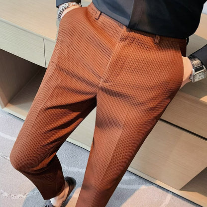 Pantalon homme 7/8 – coupe slim – tissu texturé – style smart casual moderne