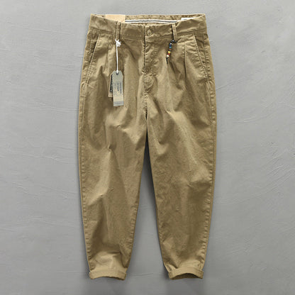 Pantalon homme raccourci à plis, coupe fuselée