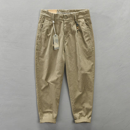 Pantalon homme raccourci à plis, coupe fuselée