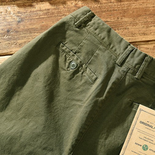 Pantalon homme raccourci à plis, coupe fuselée
