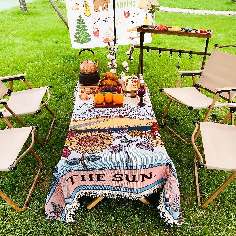 Plaid bohème façon tapisserie motif soleil