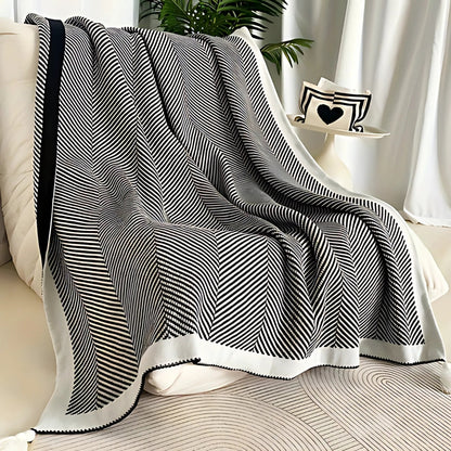 Plaid de luxe à chevrons dorés