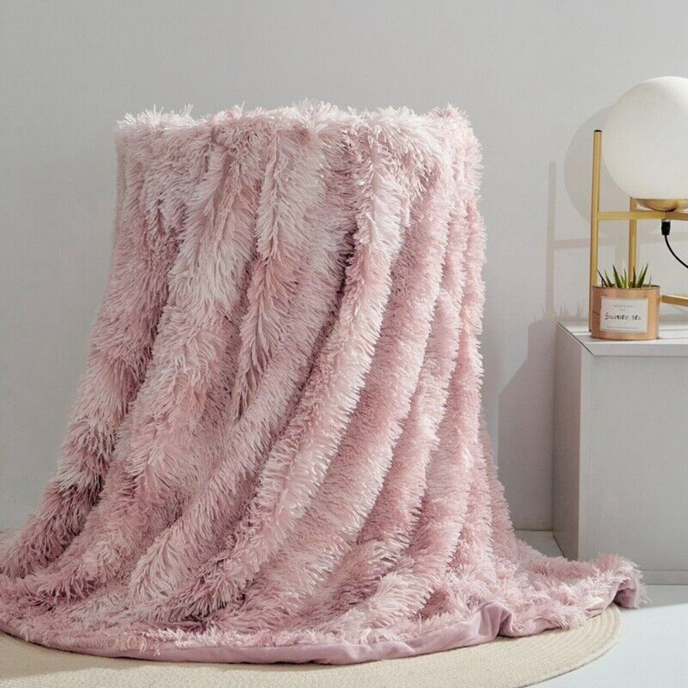 Plaid duveteux en fausse fourrure