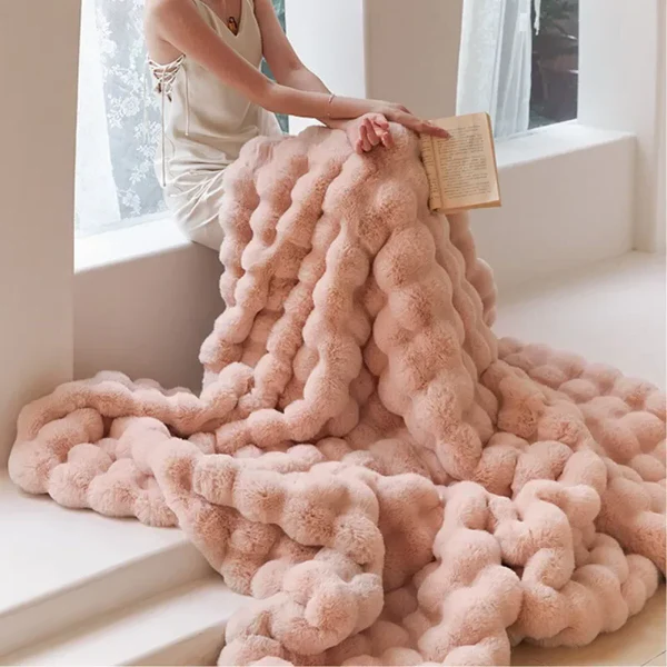Plaid en fausse fourrure pelucheuse pour un confort ultime