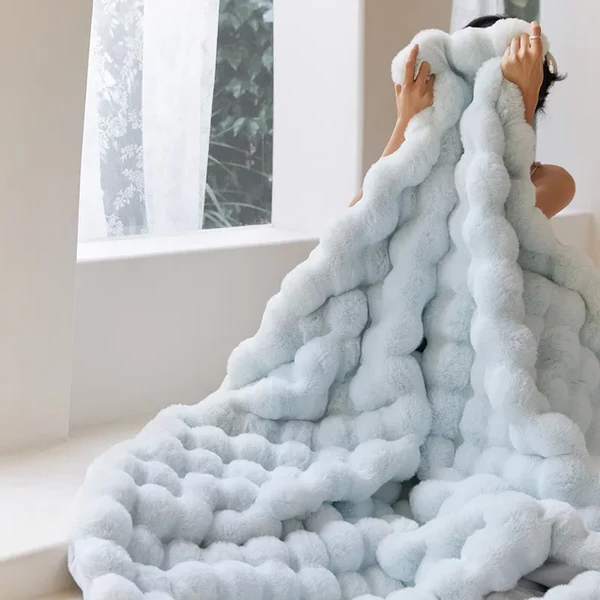 Plaid en fausse fourrure pelucheuse pour un confort ultime