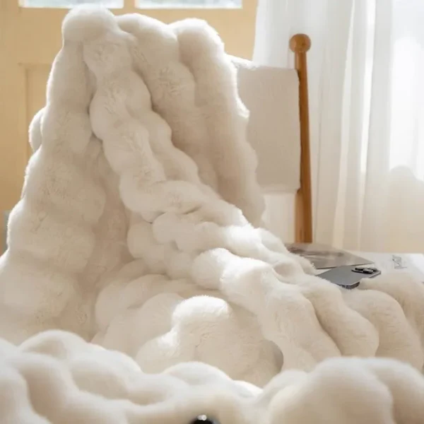 Plaid en fausse fourrure pelucheuse pour un confort ultime