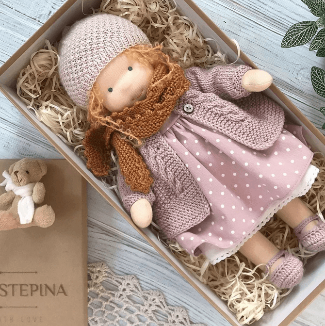 Poupée Waldorf: artisanale, douillette et durable