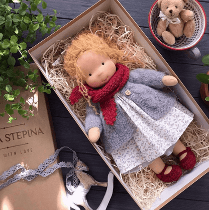 Poupée Waldorf: artisanale, douillette et durable