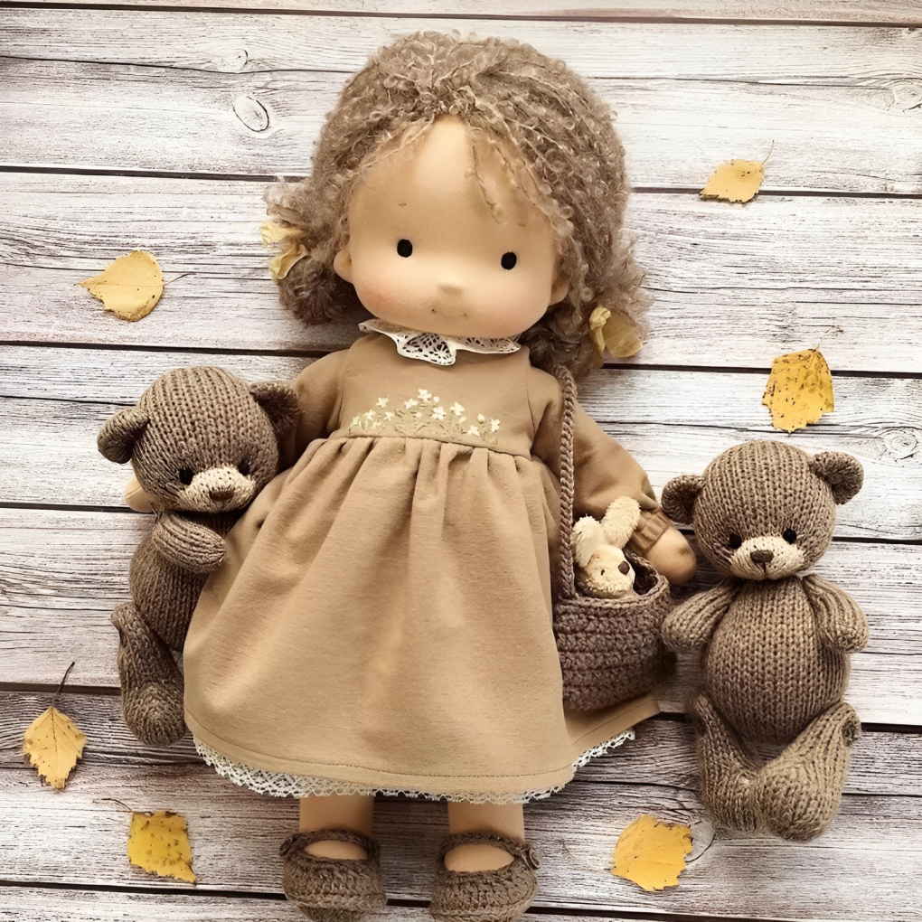 Poupée Waldorf câline avec gilet en maille douce