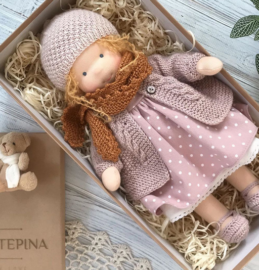 Poupée Waldorf faite à la main en tissu doux - jouet créatif pour enfants