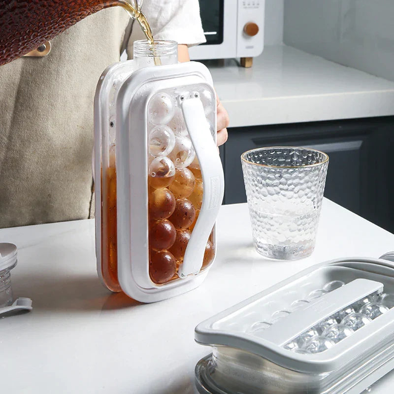 Prépare 17 glaçons sphériques parfaits et garde votre boisson glacée!