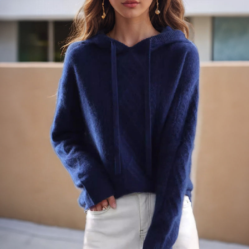 Pull femme à capuche en maille torsadée