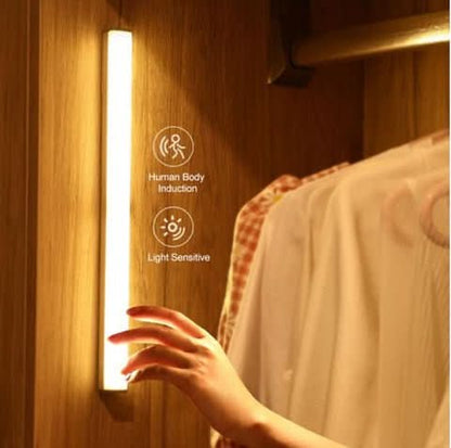 Réglette LED à détection de mouvement - sans fil, alimentée par USB ou piles AAA