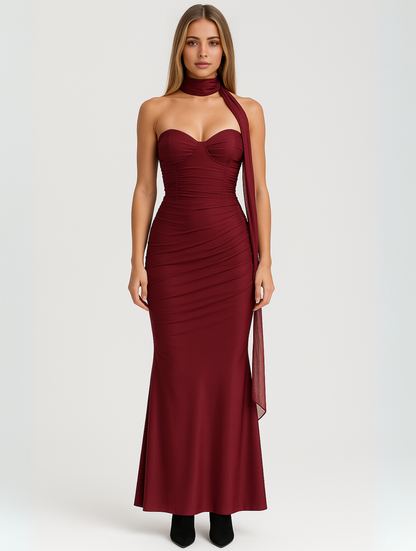Robe bustier élégante avec ras-de-cou