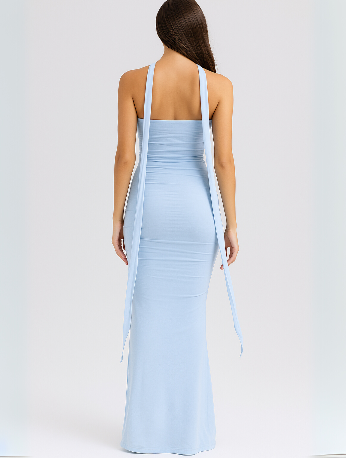 Robe bustier élégante avec ras-de-cou