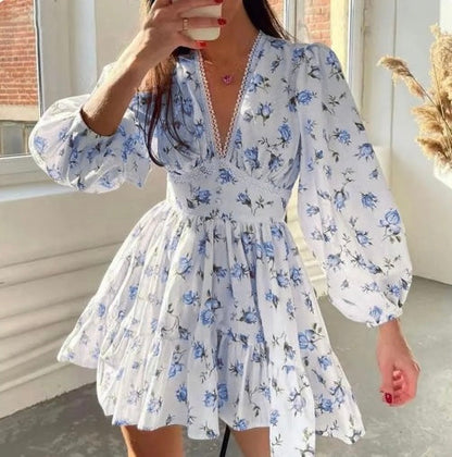 Robe d'été élégante à volants et col en V