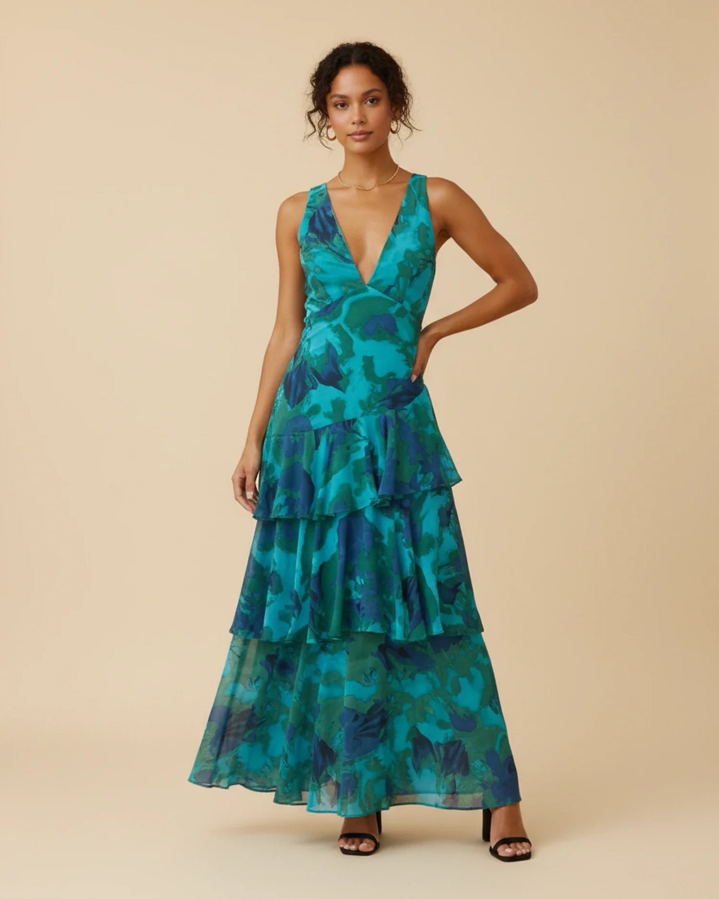 Robe longue fleurie sans manches à volants superposés femme