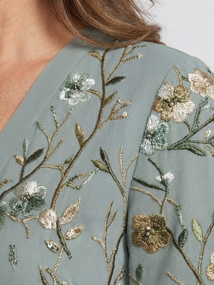 Robe longue portefeuille brodée pour femme