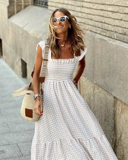 Robe longue smockée à manches élégantes