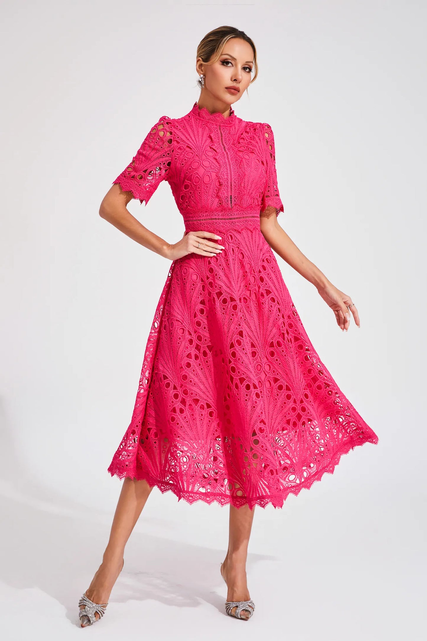Robe midi en dentelle pour femme - coupe trapèze - cintrée et évasée