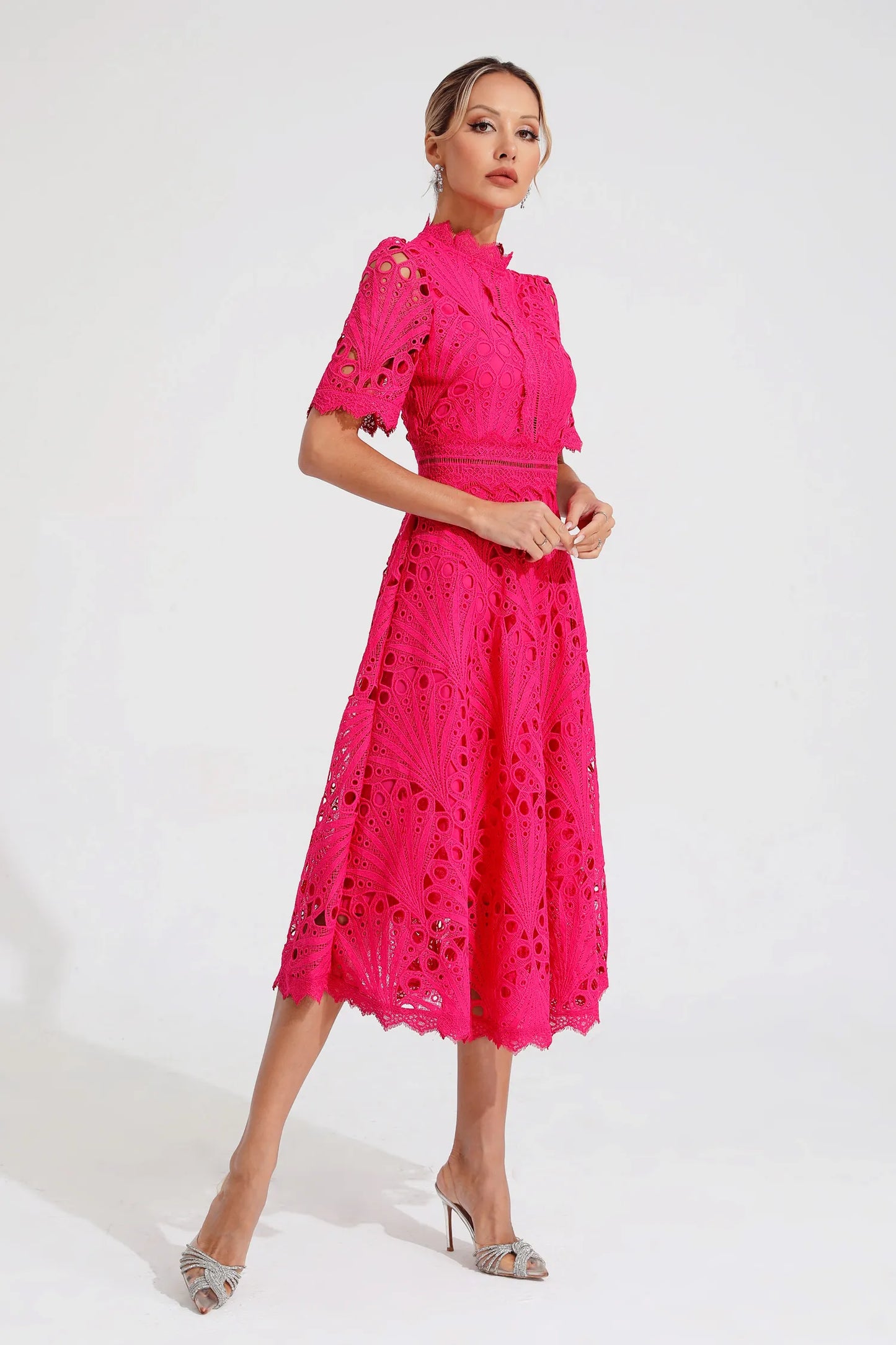 Robe midi en dentelle pour femme - coupe trapèze - cintrée et évasée