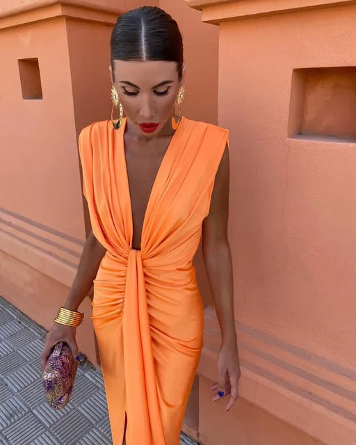 Robe midi sans manches à col en V
