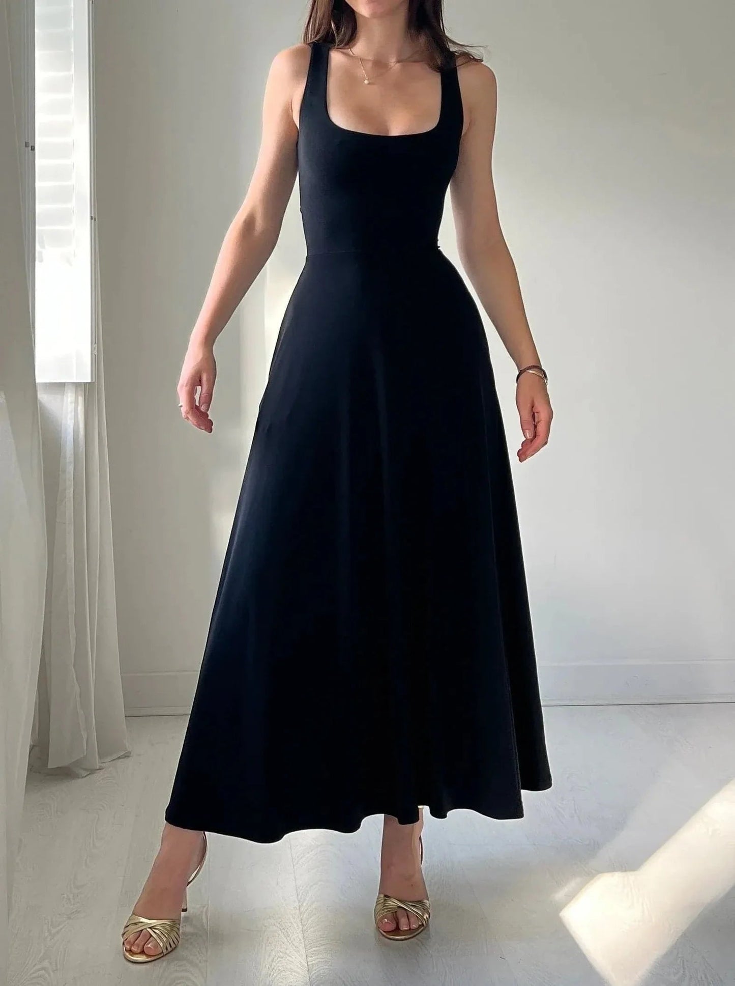 Robe midi trapèze sans manches pour femme