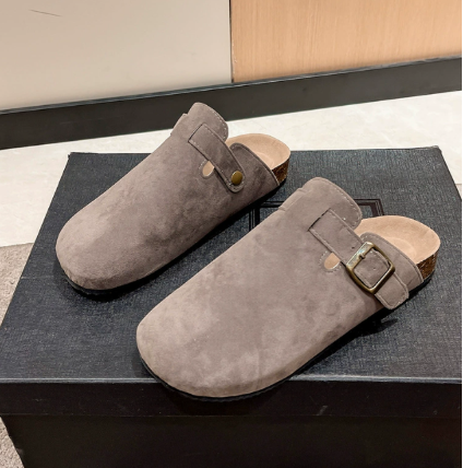 Sabots à enfiler pour homme