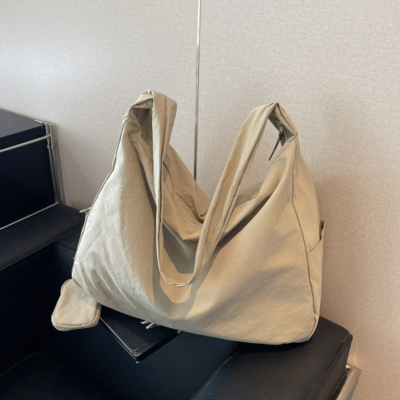 Sac hobo spacieux pour un style au quotidien