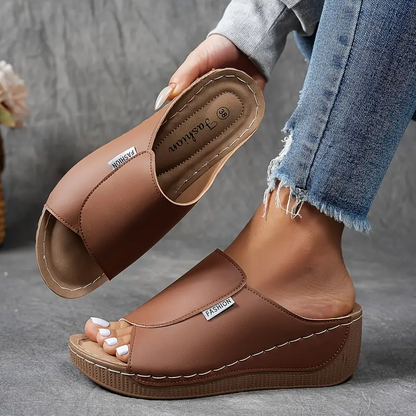 Sandales à enfiler compensées femme