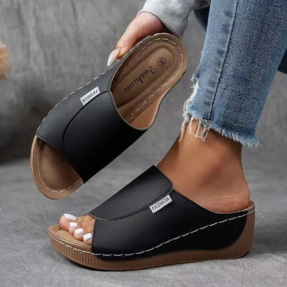 Sandales à enfiler compensées femme