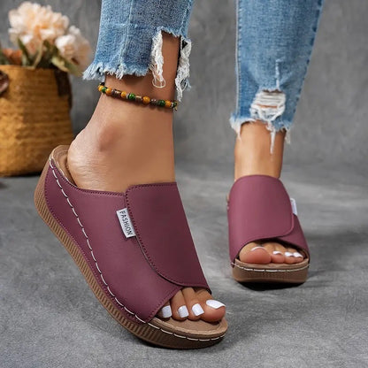 Sandales à enfiler compensées femme