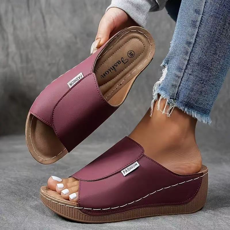 Sandales à enfiler compensées femme