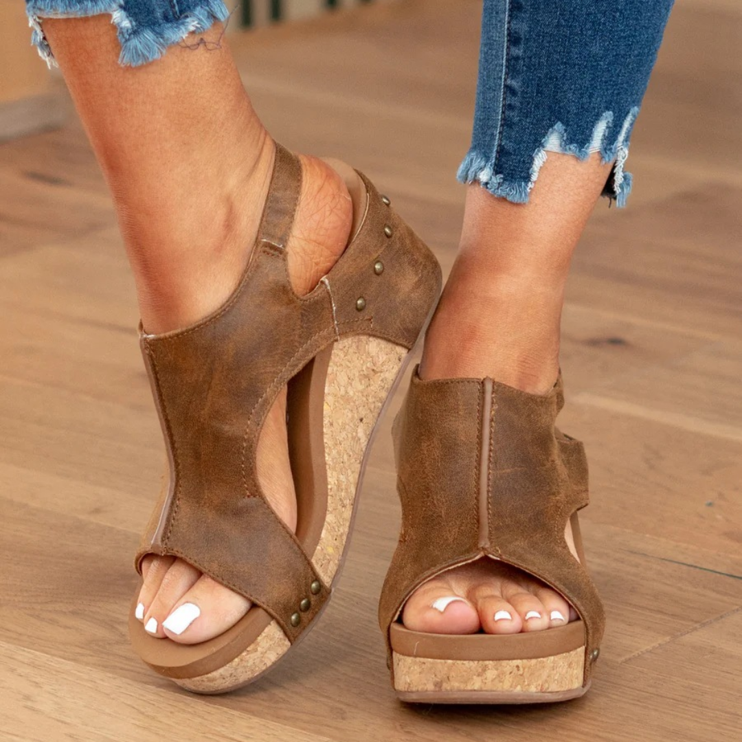 Sandales compensées orthopédiques cloutées pour femme