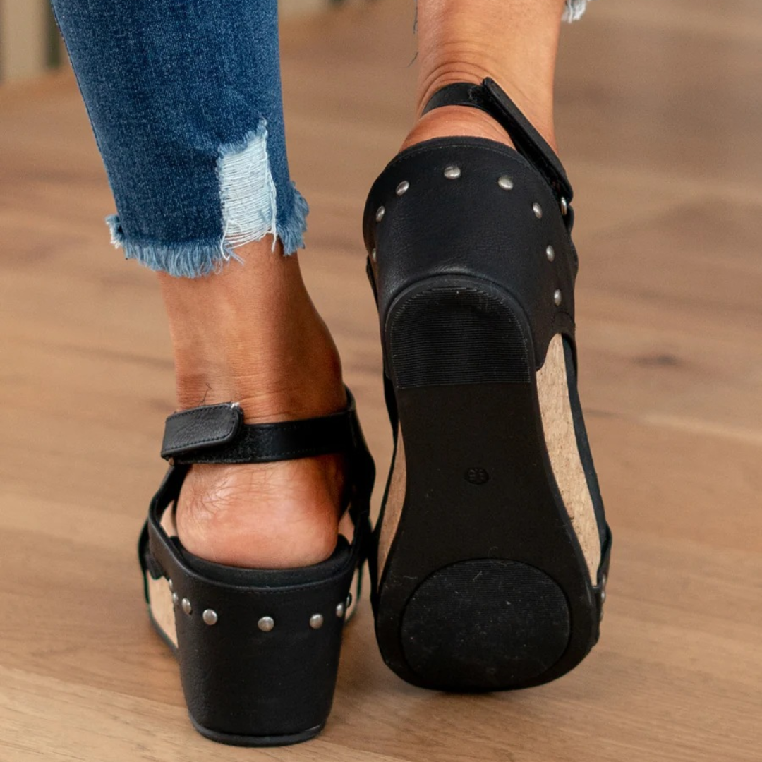 Sandales compensées orthopédiques cloutées pour femme