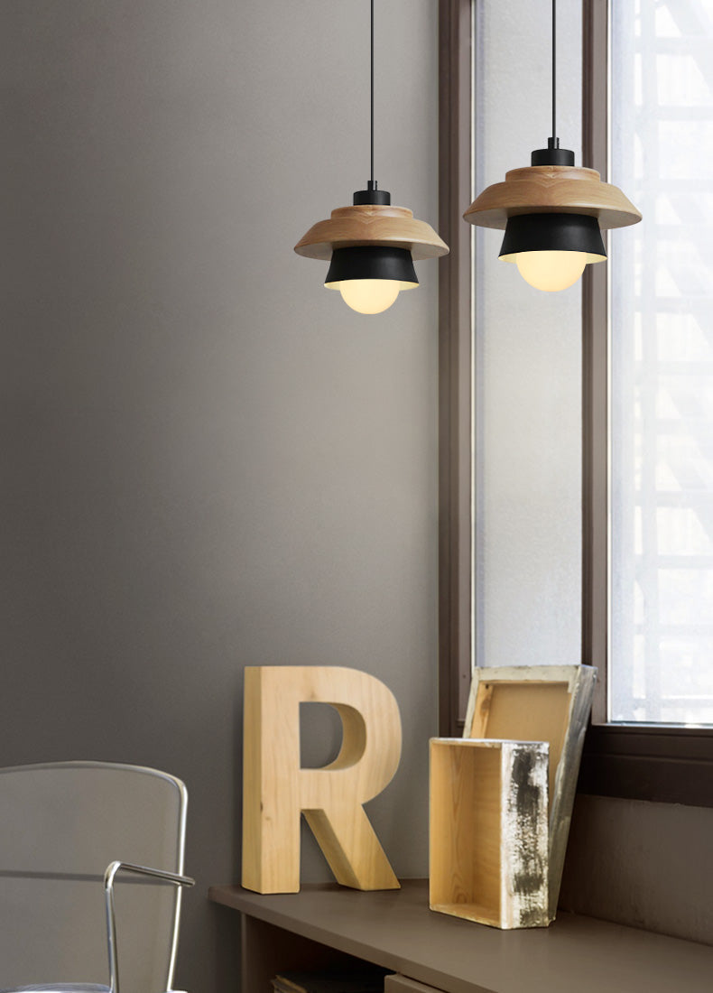 Suspension en bois – design nordique naturel