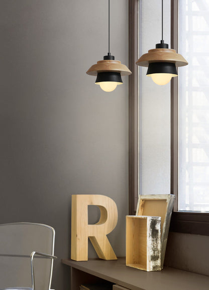 Suspension en bois – design nordique naturel