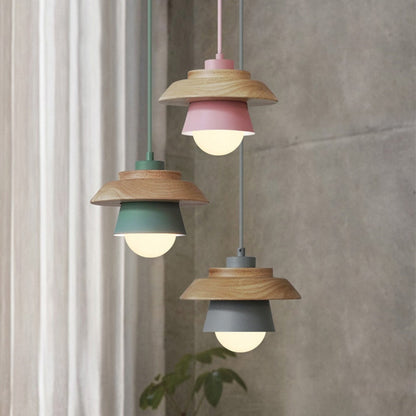 Suspension en bois – design nordique naturel