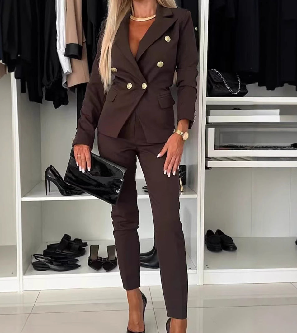 Tailleur pour femme - veste et pantalon cintrés élégants