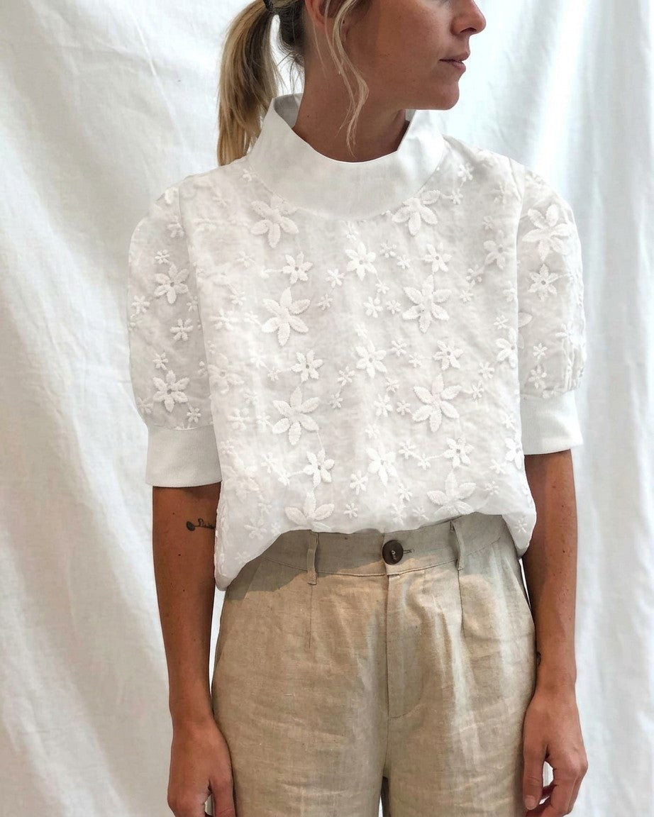 Top blousant brodé femme
